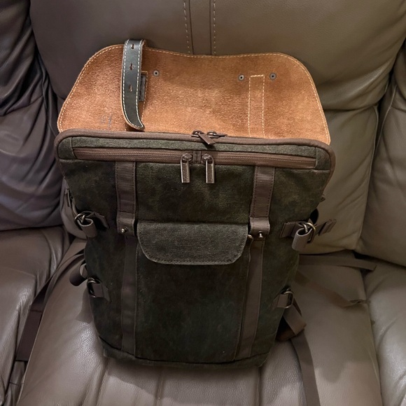 National Geographic Africa, probably, camera & laptop backpack. DSLR mirrorless - Picture 4 of 16